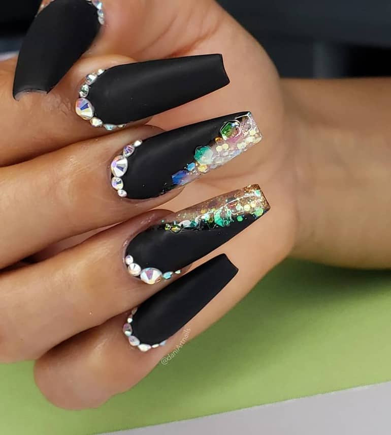 Popular Winter Nail Colors 2020
 Top 11 Extravagant and Creative Nail Polish 2020 Ideas 65