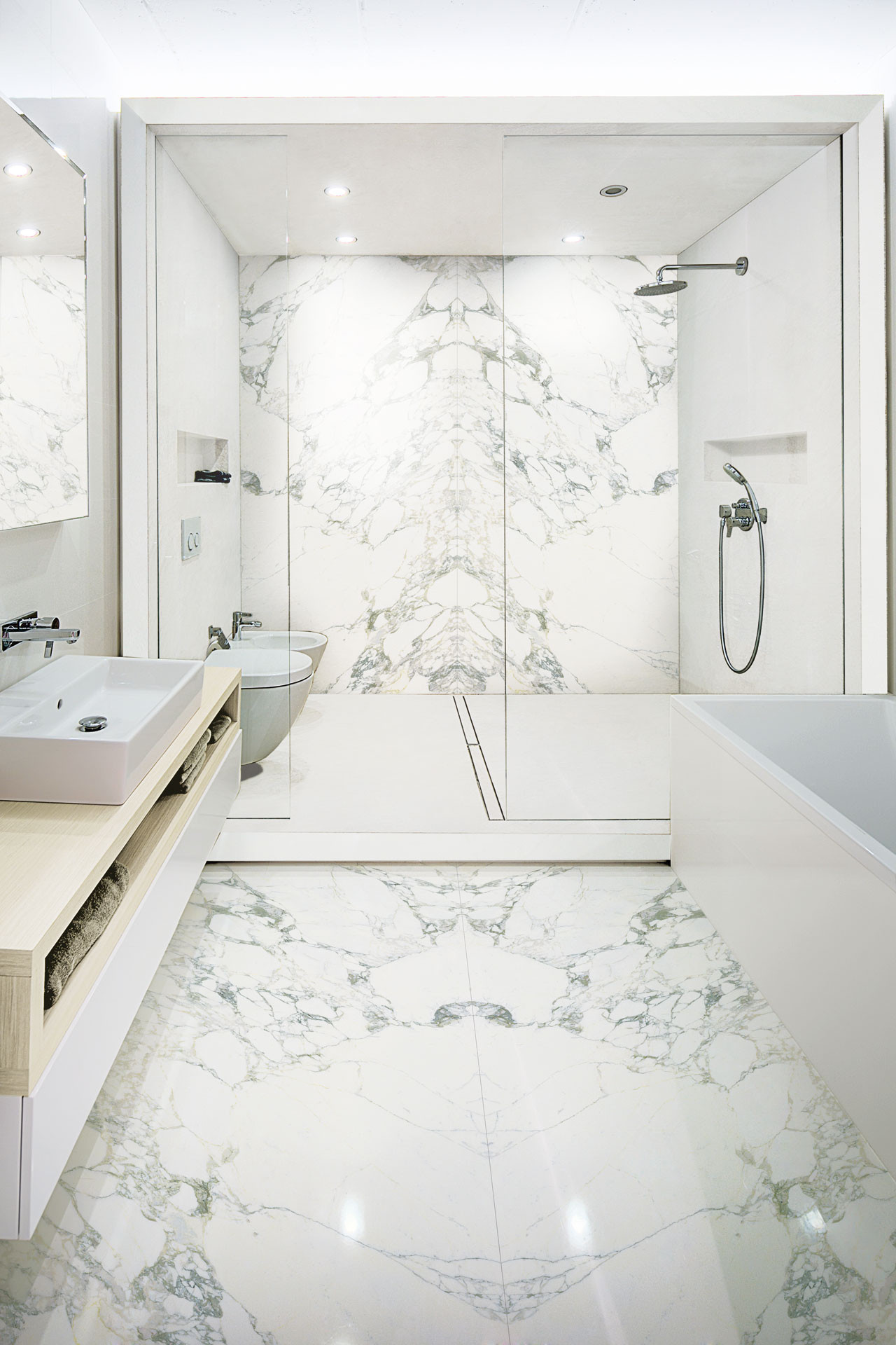 Porcelain Marble Tile Bathroom
 The contemporary bathroom with Stonepeak’s porcelain floor