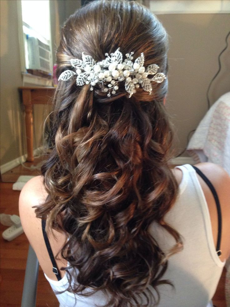 Pretty Hairstyles For A Wedding
 46 Easy & Cute Wedding Hairstyles