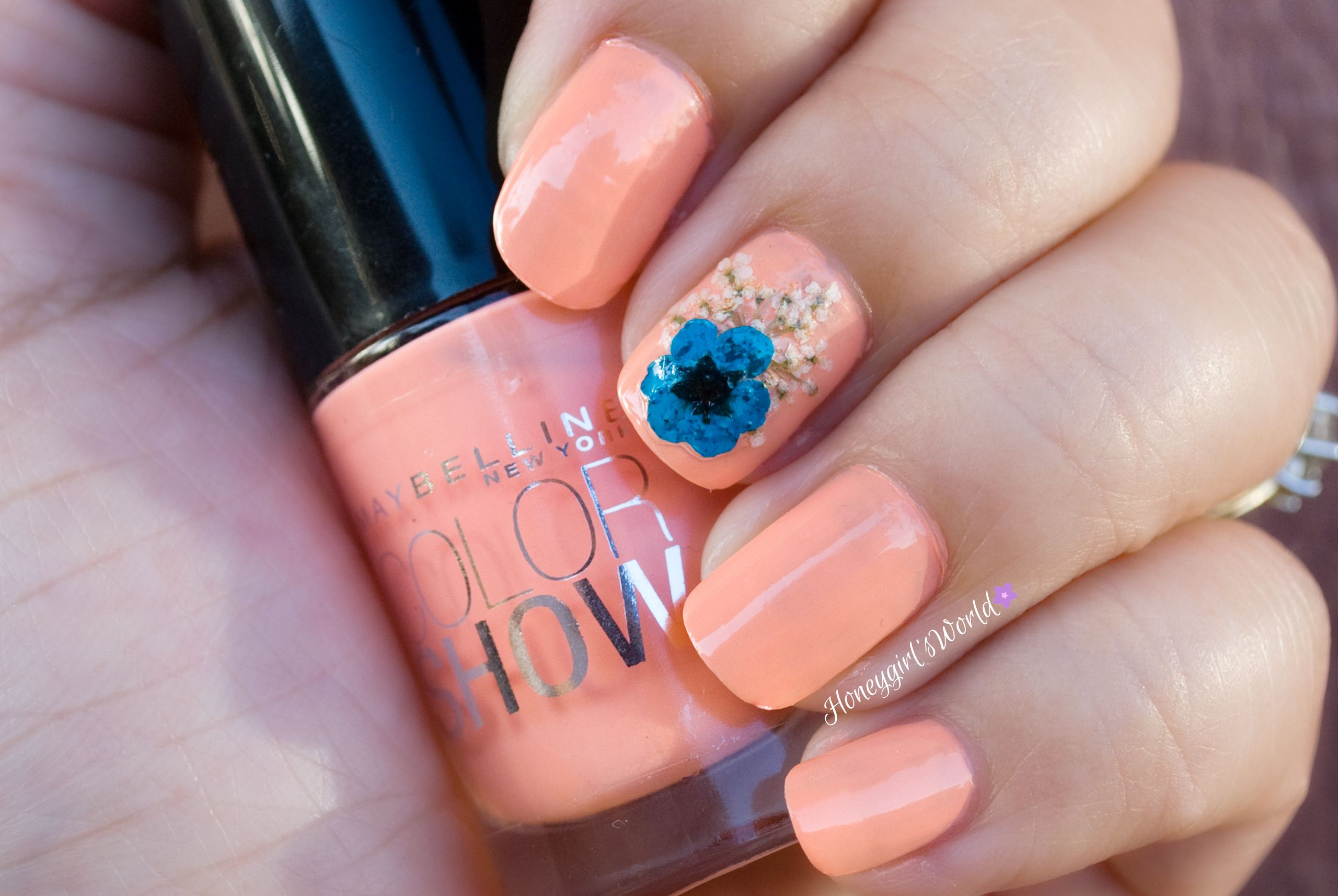 Pretty Nail Colors
 Pretty in Peach by Maybelline Color Show Nails of the