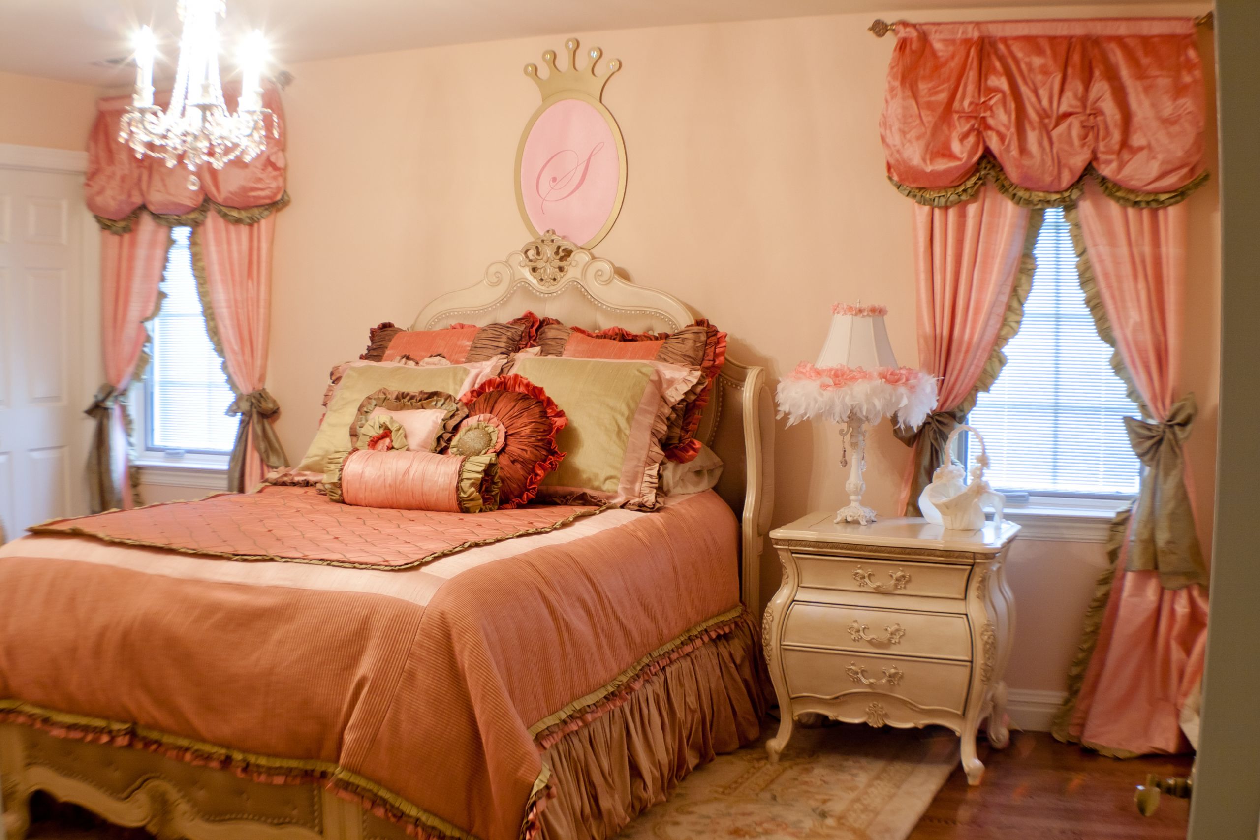 Princess Bedroom Decor
 Pink Princess Girl s Room Celebrity Kids Project Nursery