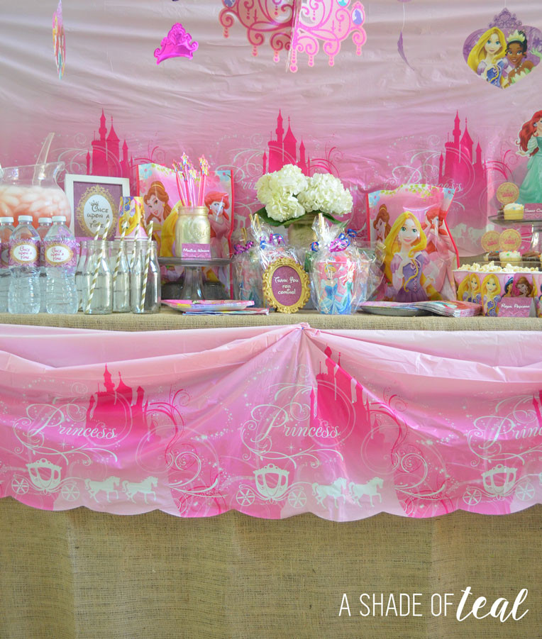 Princess Birthday Decorations
 A Disney Princess Party on a Bud plus free Printables