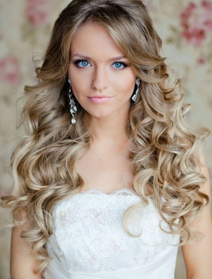 Prom Hairstyle For Curly Hair
 65 Prom Hairstyles That plement Your Beauty Fave