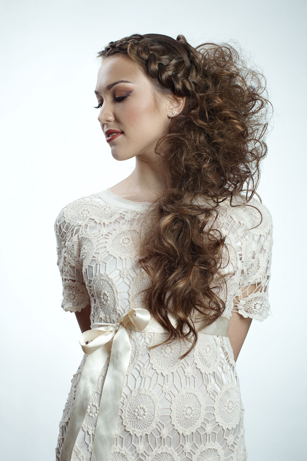 Prom Hairstyle For Curly Hair
 Let’s Turn Some Heads DIY Prom Hairstyle ´Dos For Curly