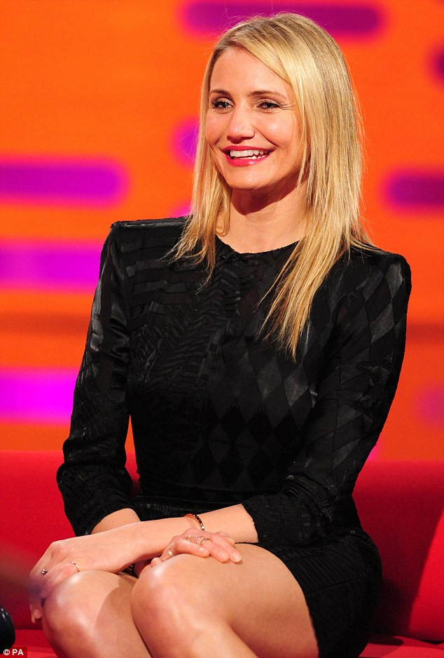 Pubic Hairstyles Female
 Cameron Diaz clears up her stance on pubic hair during