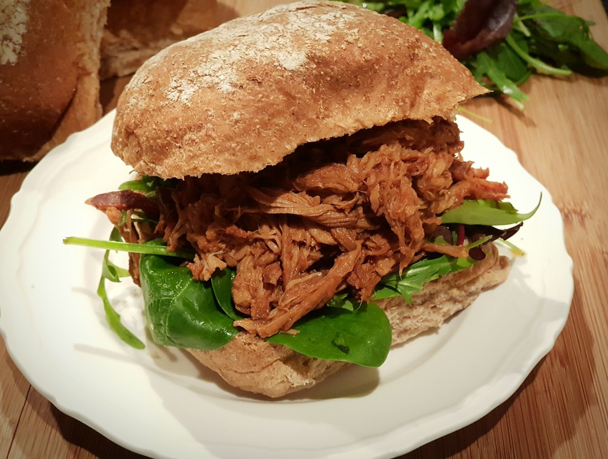 Pulled Pork Bbq Sauce Recipe
 Easy Pulled Pork Recipe in Slow Cooker With BBQ Sauce