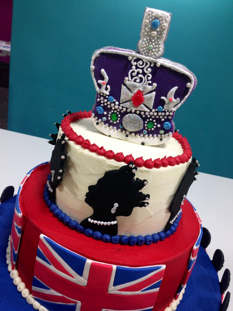 Queen Birthday Cake
 Queen Birthday Cakes