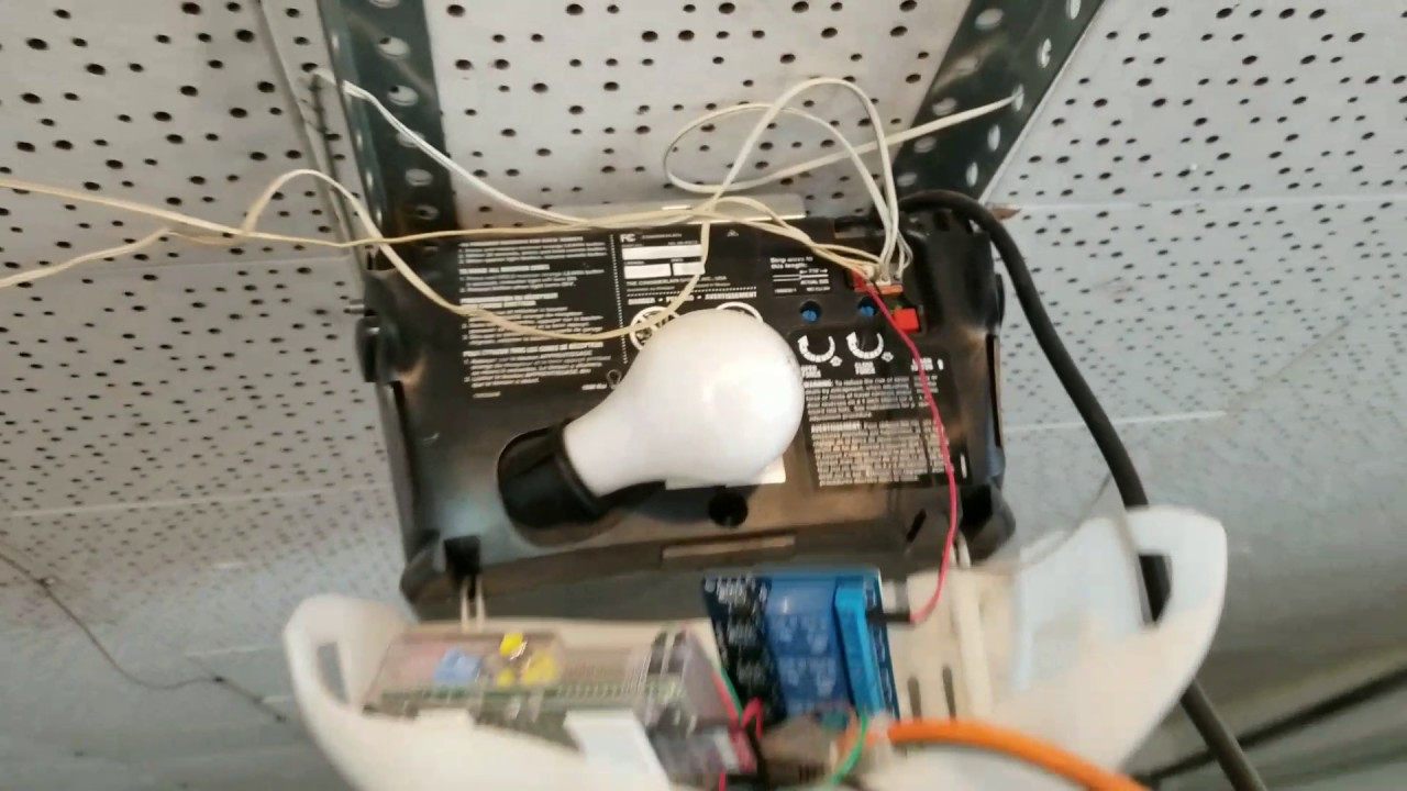 Raspberry Pi Garage Door Opener
 Alexa Particle Raspberry Pi Garage Door Opener
