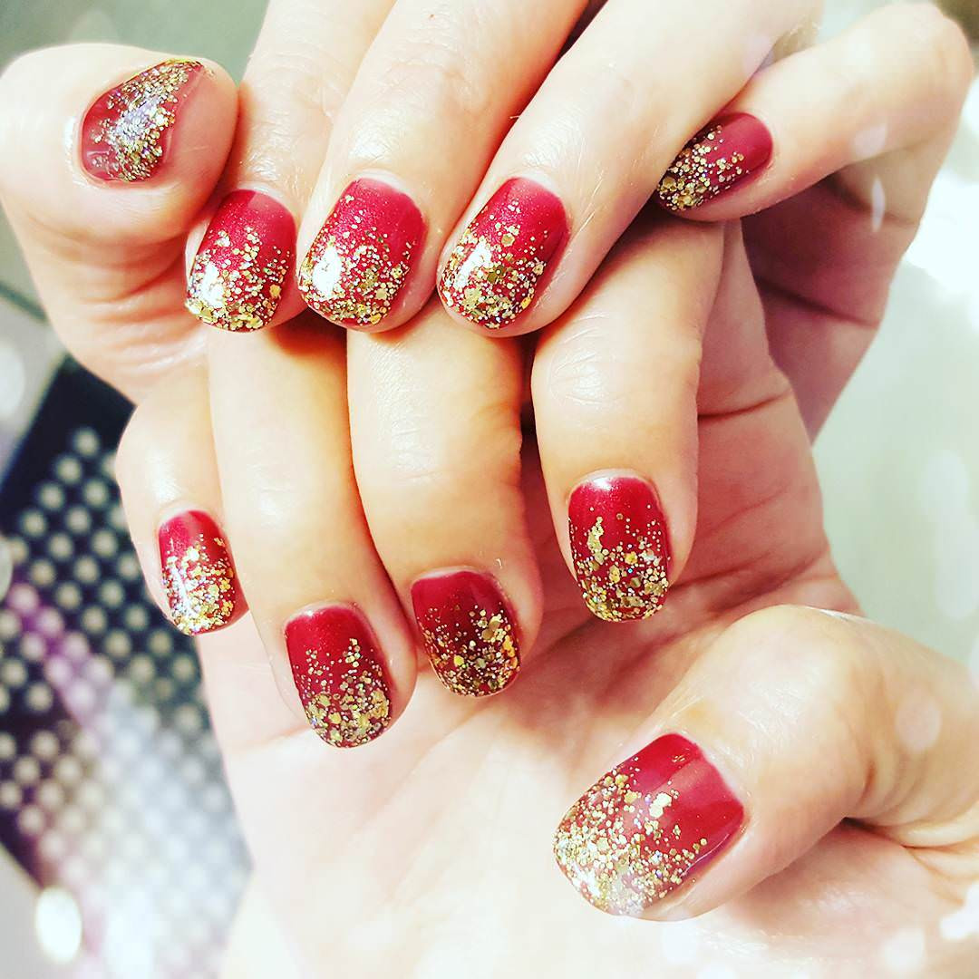 Red And Gold Glitter Nails
 52 Red And Gold Nail Art Designs For Trendy Girls