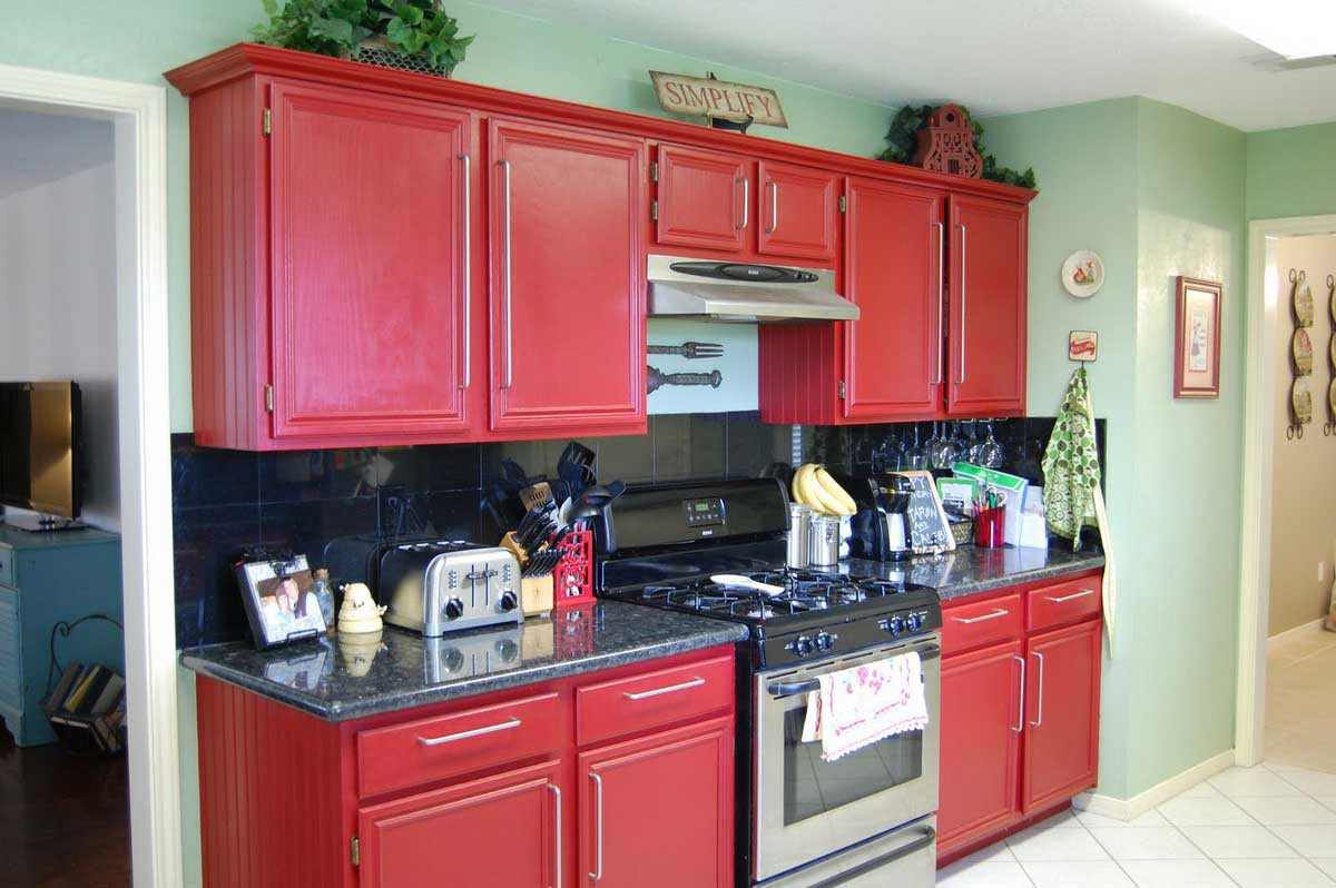 Red Cabinet Kitchens
 How to Choose the Right Stylish Red Kitchen Cabinets for