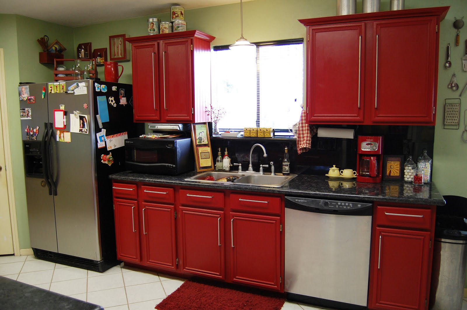 Red Cabinet Kitchens
 How to Choose the Right Stylish Red Kitchen Cabinets for