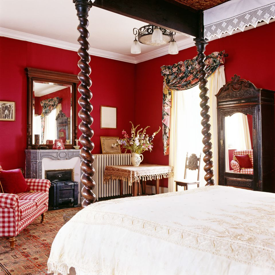 Red Walls Bedroom
 100 Dream Bedroom Decorating Ideas and Tips