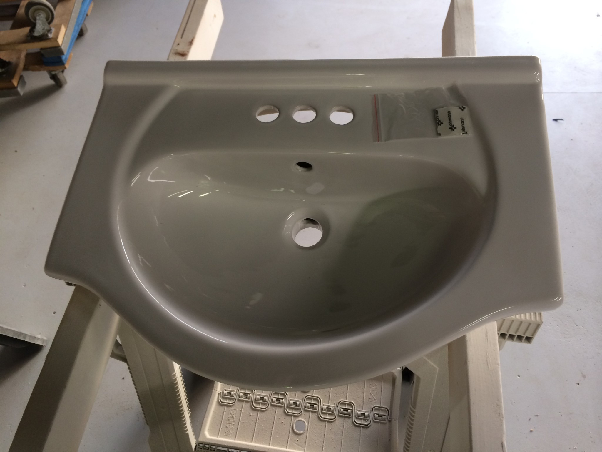 Refinishing Bathroom Sinks
 Kitchen & Bathroom Sink Refinishing and Reglazing Services