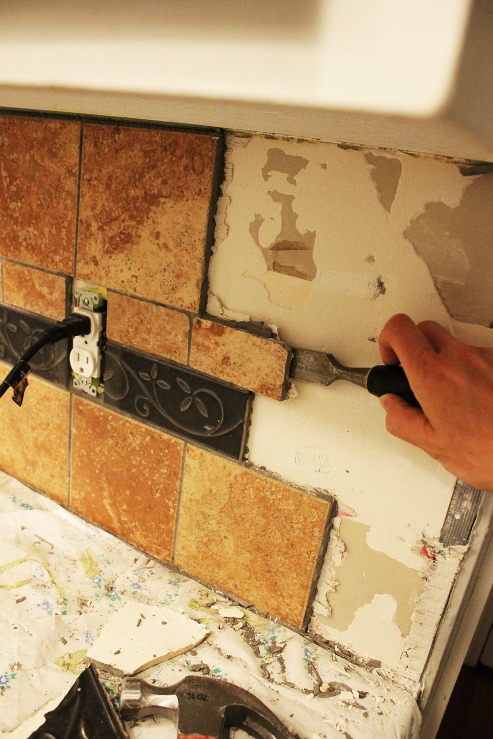 Removing Tiles From Kitchen Wall
 How to Remove a Kitchen Tile Backsplash