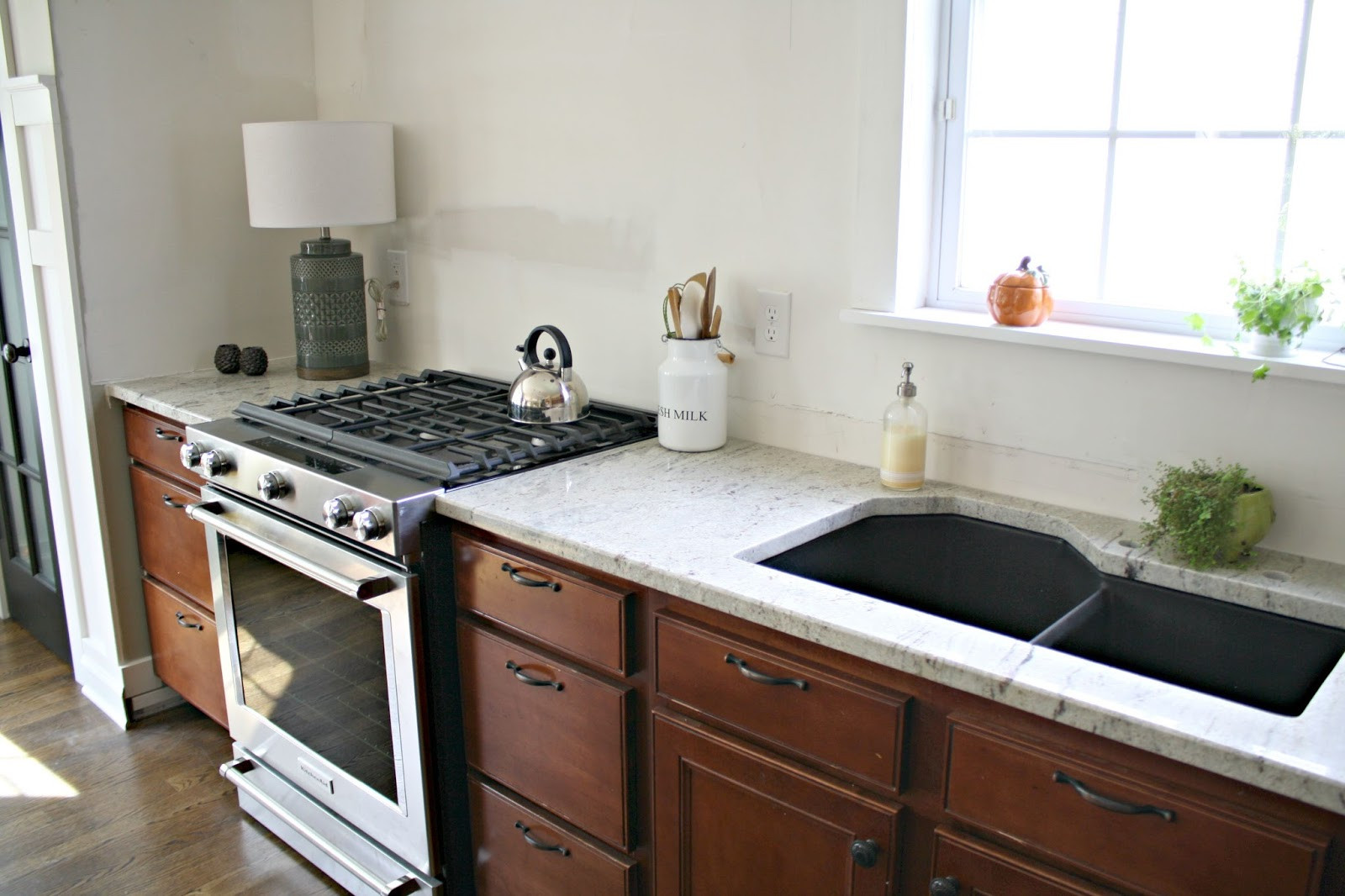 River White Granite Kitchen
 Our Beautiful River White Granite Countertops from