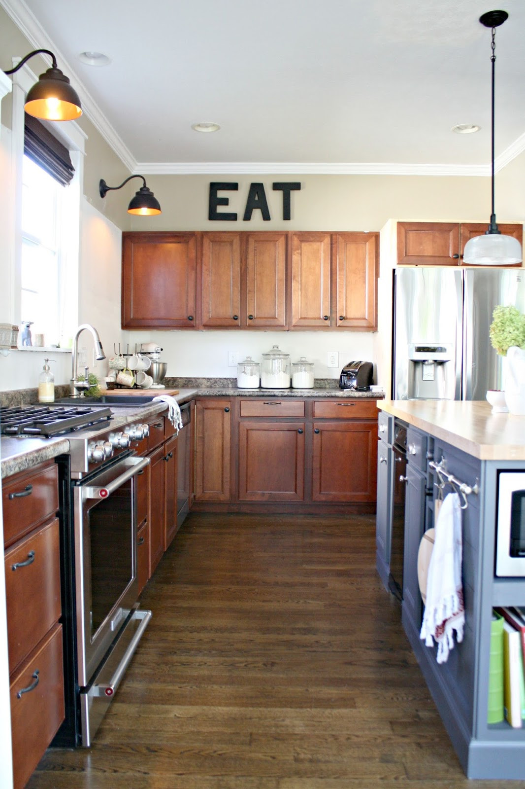 River White Granite Kitchen
 Our Beautiful River White Granite Countertops from