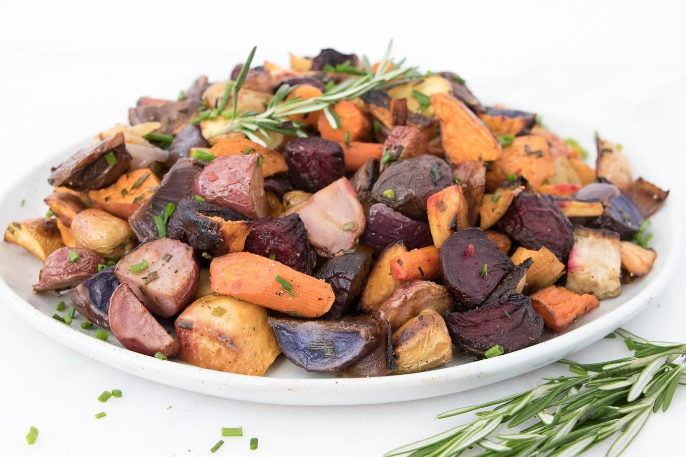 Roasted Root Vegetables
 Roasted Root Ve ables with Fresh Herbs