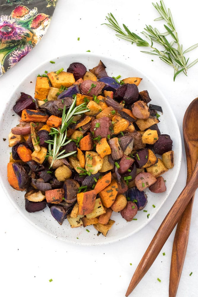 Roasted Root Vegetables
 Roasted Root Ve ables with Fresh Herbs