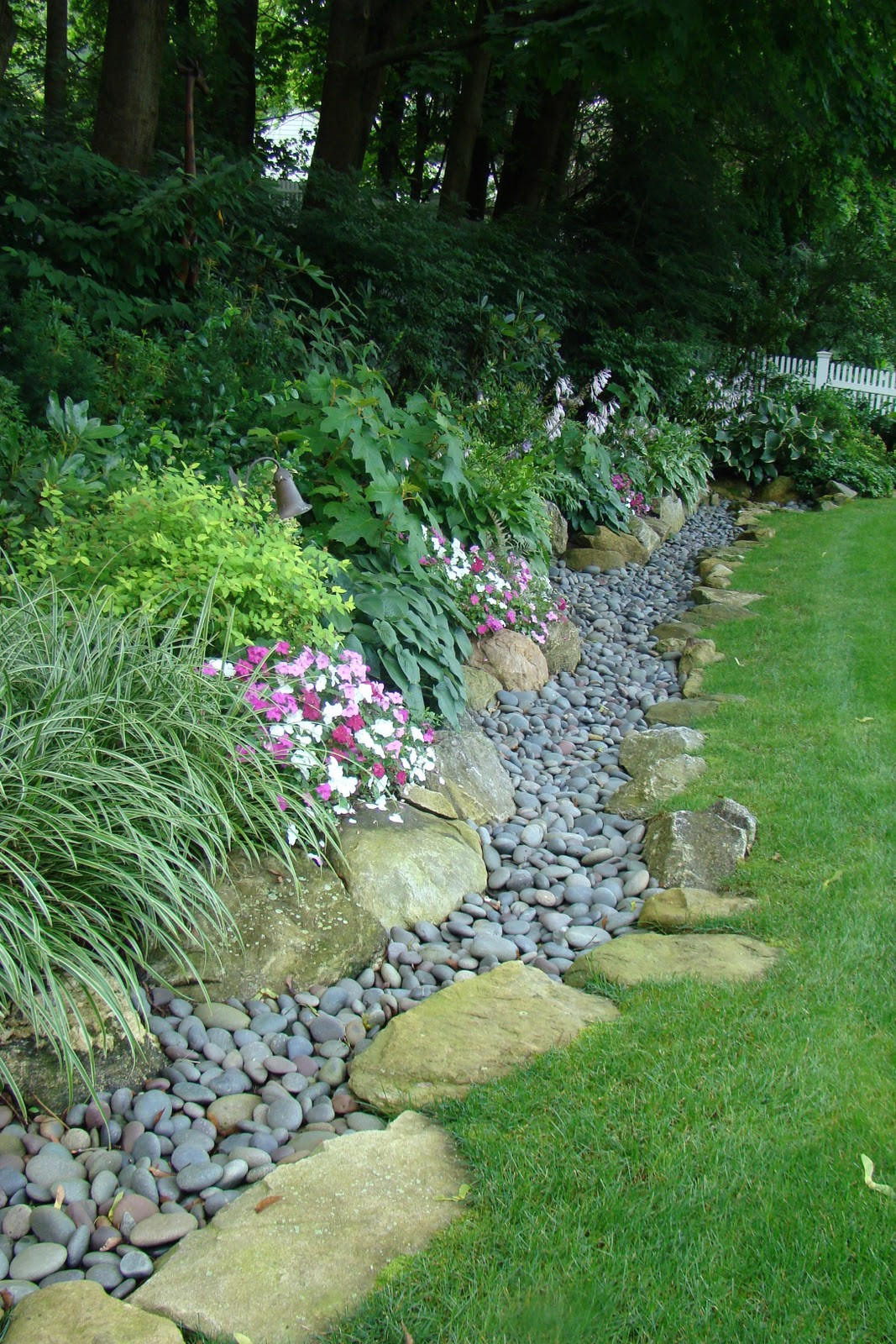 Rock Landscape Edging
 20 Cheap Creative and Modern Garden Edging Ideas