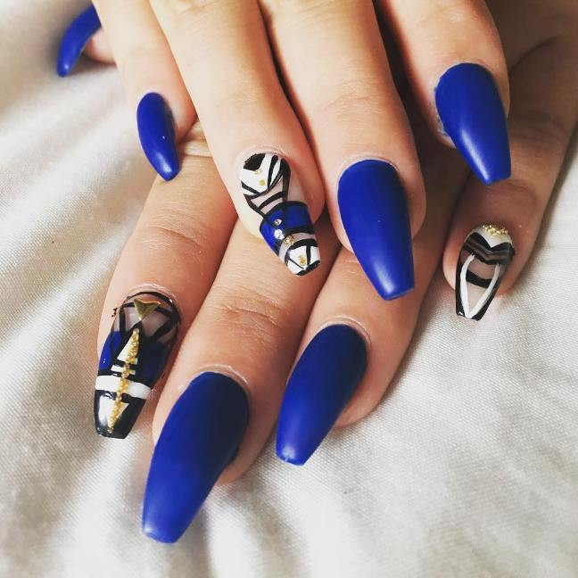 Royal Blue Nail Designs
 Experience the Glamorous Style of Royal Blue Nail Designs