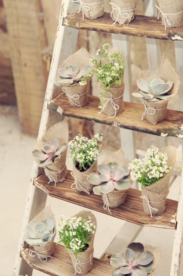 Rustic Wedding Gifts
 How to Decorate Your Vintage Wedding With Seemly Useless