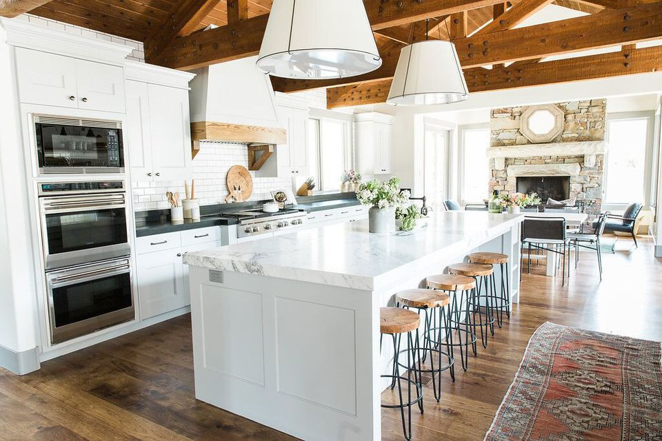 Rustic White Kitchen
 Gorgeous Modern Farmhouse Kitchens