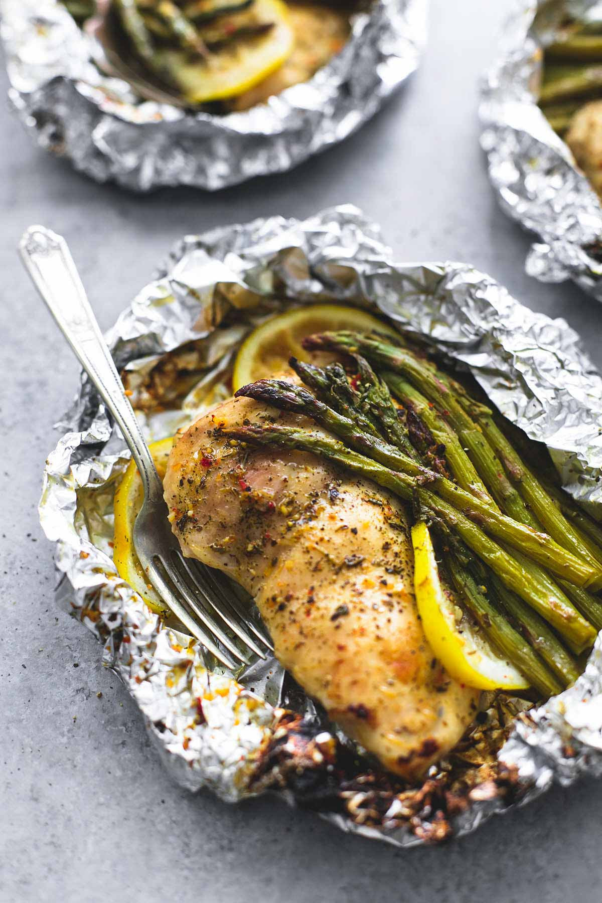 Salmon And Asparagus In Foil
 Baked Salmon and Asparagus in Foil