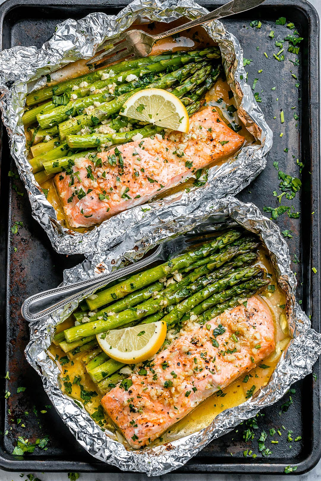 Salmon And Asparagus In Foil
 Salmon and Asparagus Foil Packs with Garlic Butter Sauce