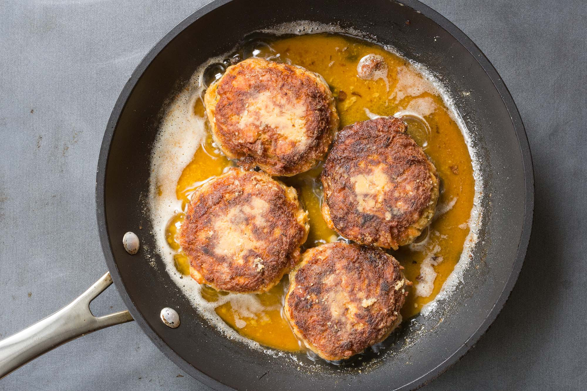 Salmon Patties With Mayo
 Fresh Salmon Cakes with Spicy Mayo Recipe