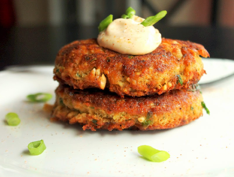 Salmon Patties With Mayo
 