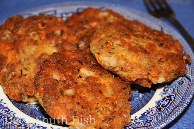 Salmon Patties With Saltines
 Deep South Dish Salmon Patties