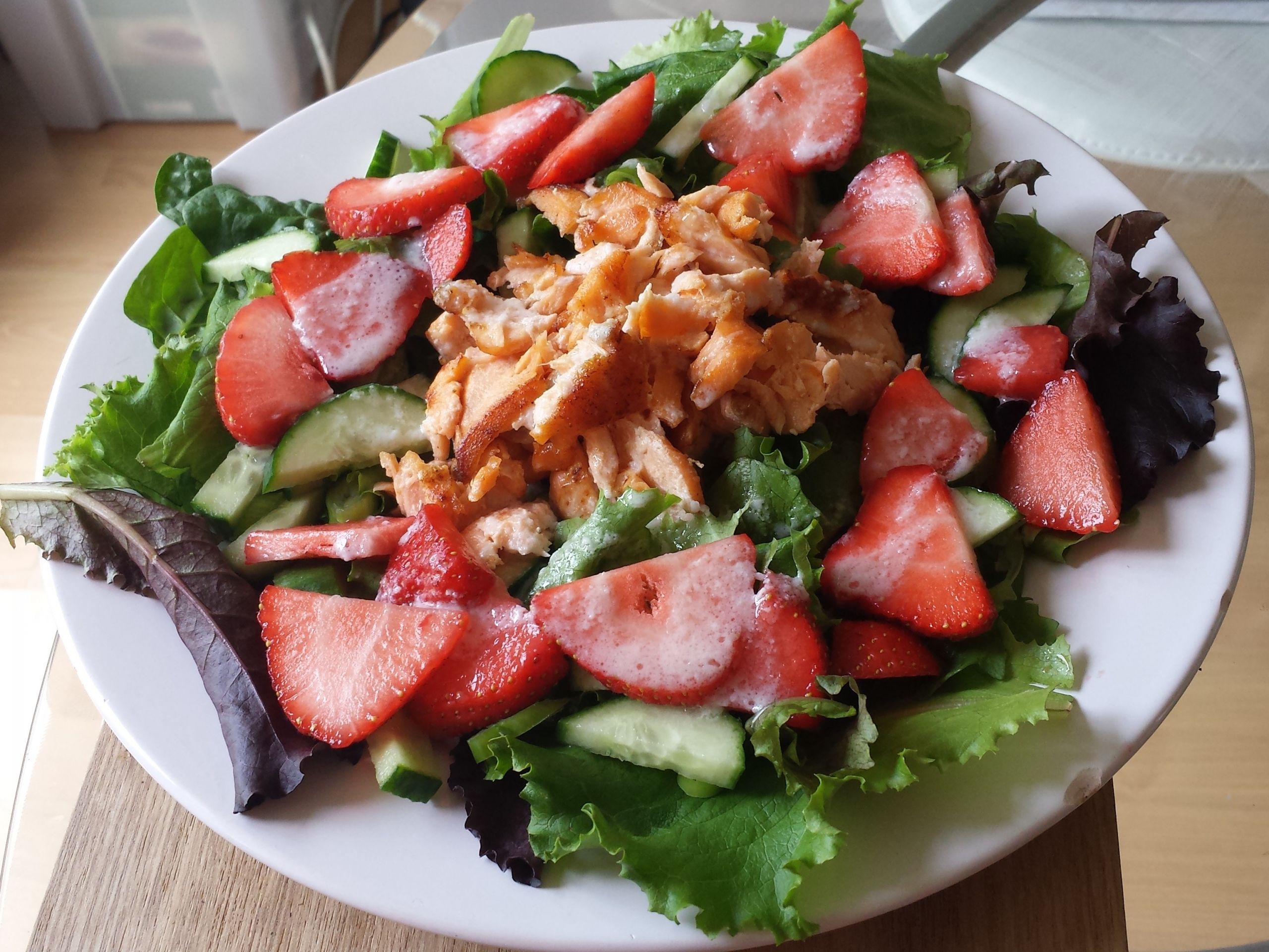 Salmon Strawberry Salad
 Salmon and Strawberry Salad with Coconut dressing