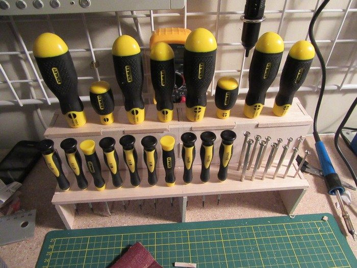Screwdriver Organizer DIY
 How to build a screwdriver organizer