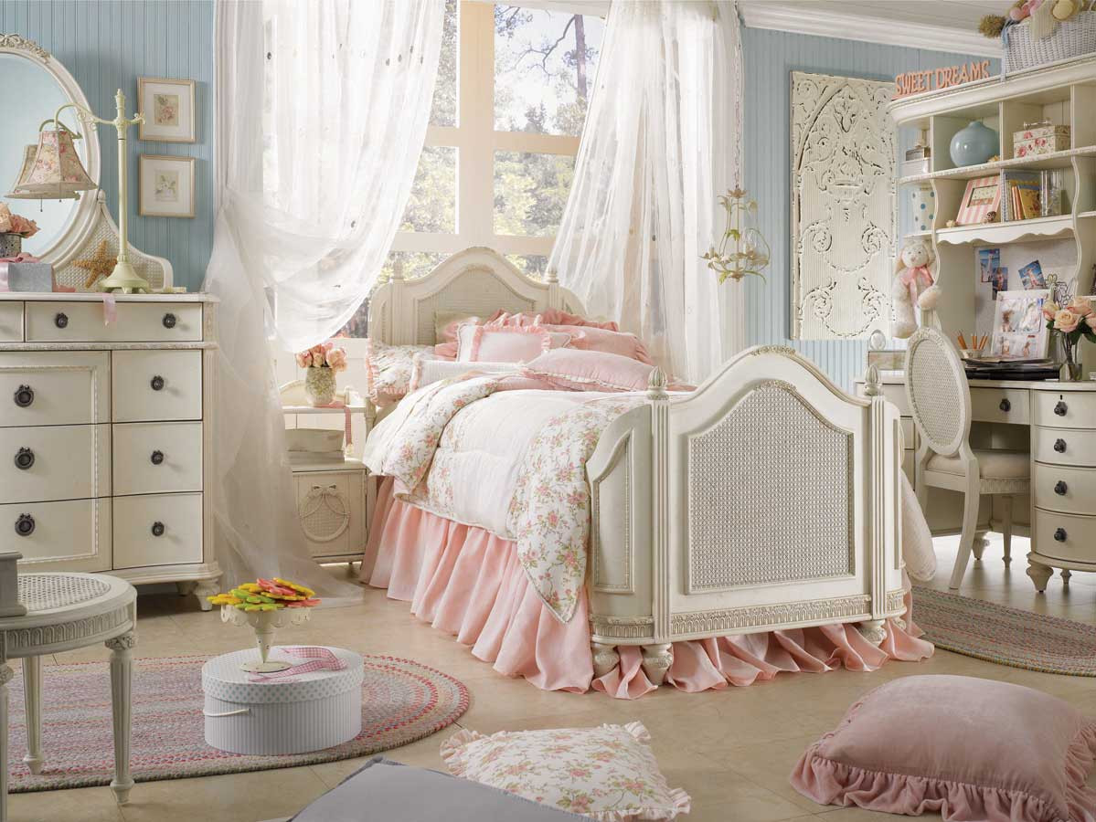 Shabby Chic Bedrooms
 discount fabrics lincs How to create a shabby chic bedroom