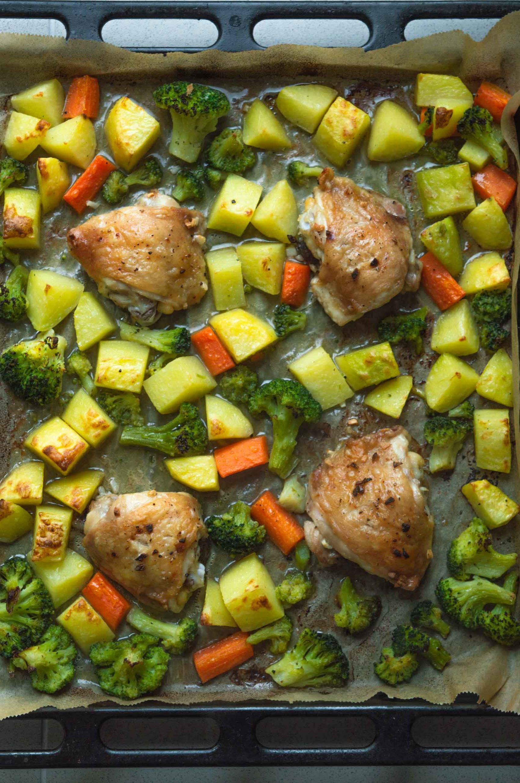 Sheet Pan Chicken Thighs And Broccoli
 Chicken Thighs With Broccoli and Potatoes Sheet Pan