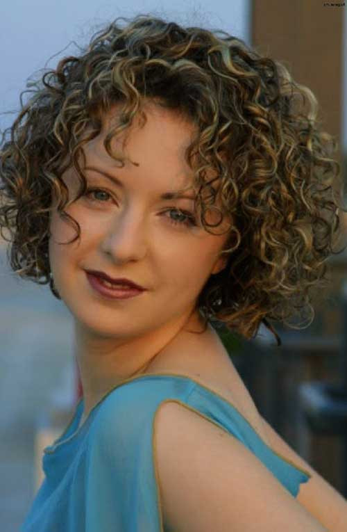 Short Haircuts For Curly Hair And Round Face
 7 Short Curly Haircuts For Round Faces