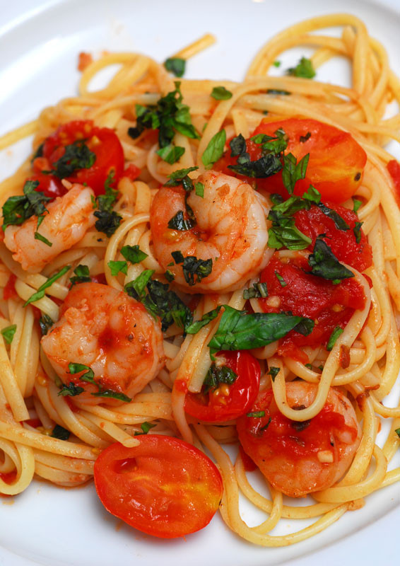 Shrimp And Tomato Pasta
 Sugar & Spice by Celeste Shrimp Tomato and Basil Pasta