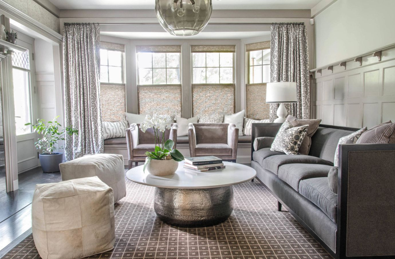 Silver Living Room Tables
 How To Bring Glamour Into The Living Room With A Silver