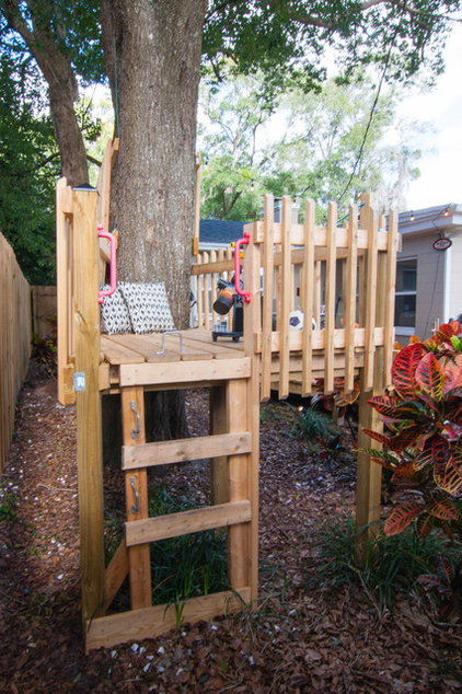 Simple Backyard Fort Plans
 DIY Tree Forts and Deck Bring Out the Neighborhood Kids