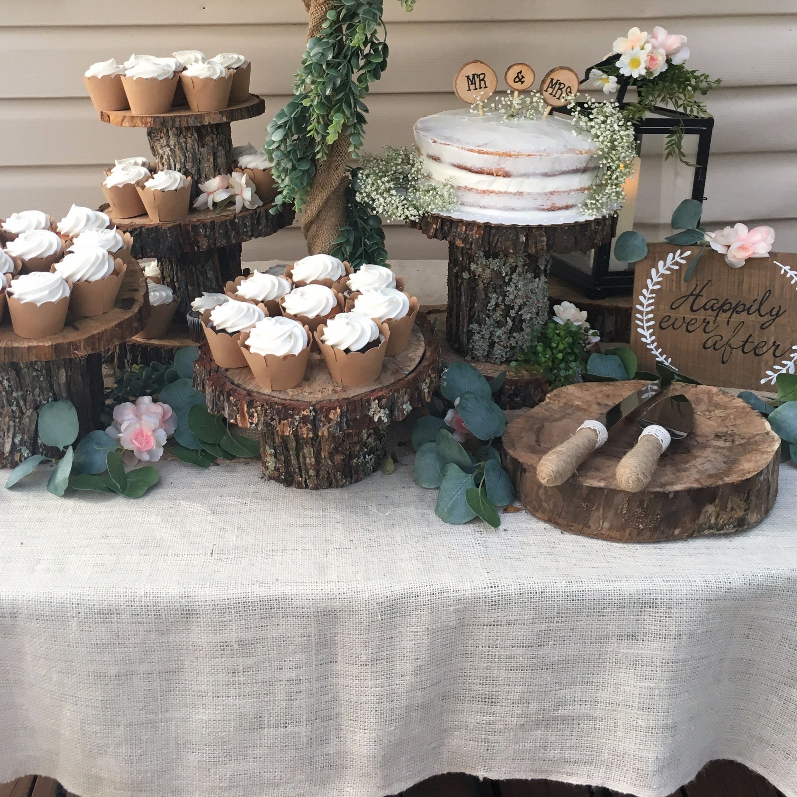 Simple Backyard Weddings Ideas
 Ideas for an easy & inexpensive rustic outdoor wedding