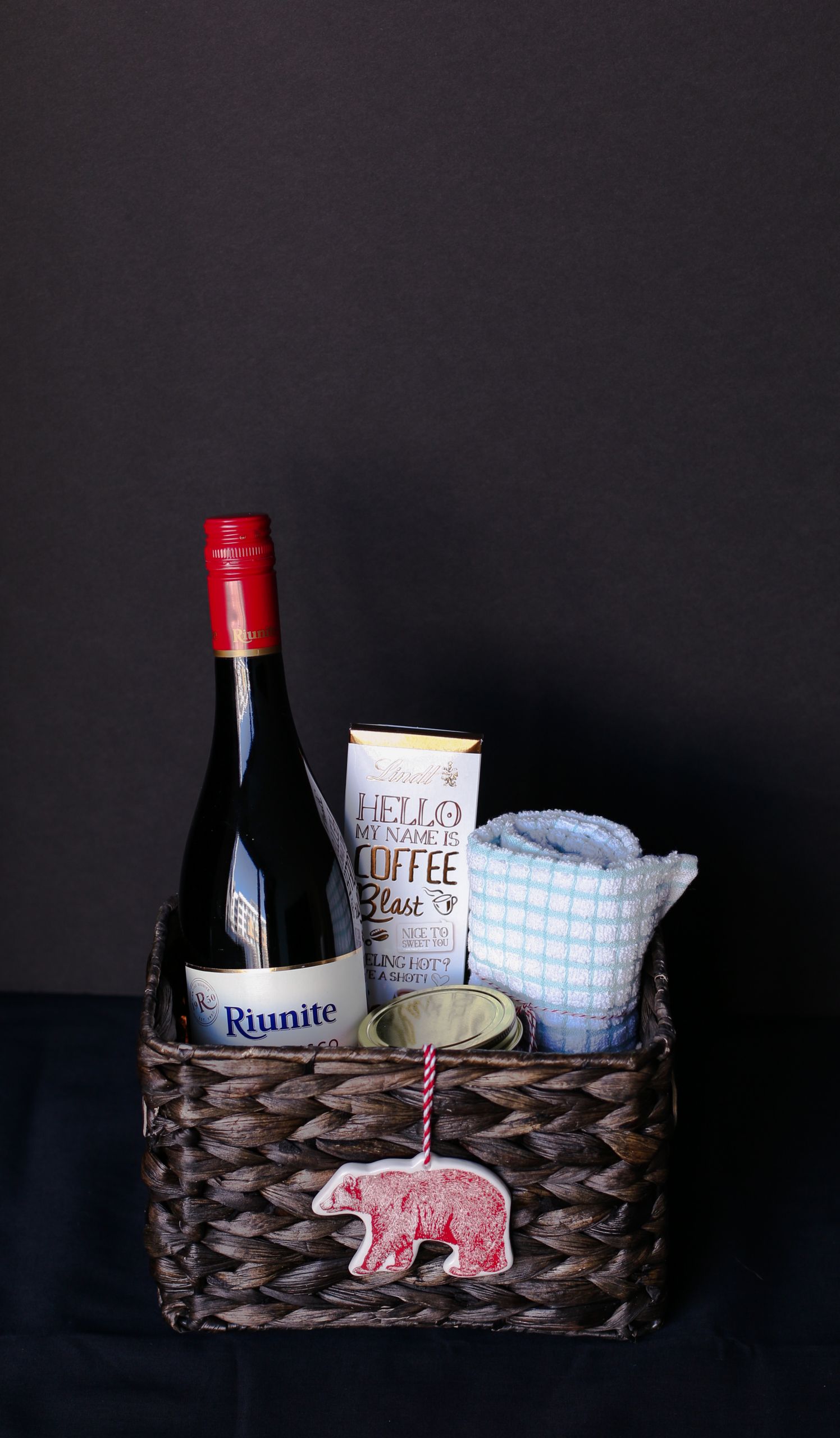 Simple Gift Basket Ideas
 Simple Hostess Gift Basket Pretty & Fun