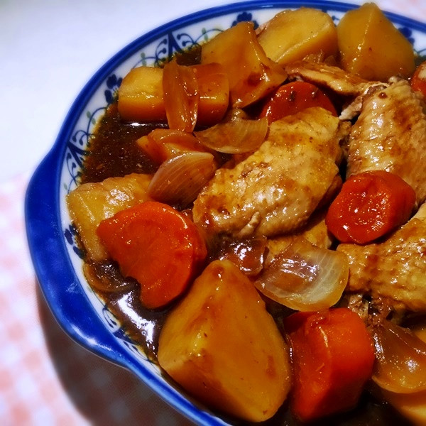 Slow Cooker Chicken And Potatoes With Gravy
 Slow Cooked Oyster Sauce Chicken and Potatoes with lots