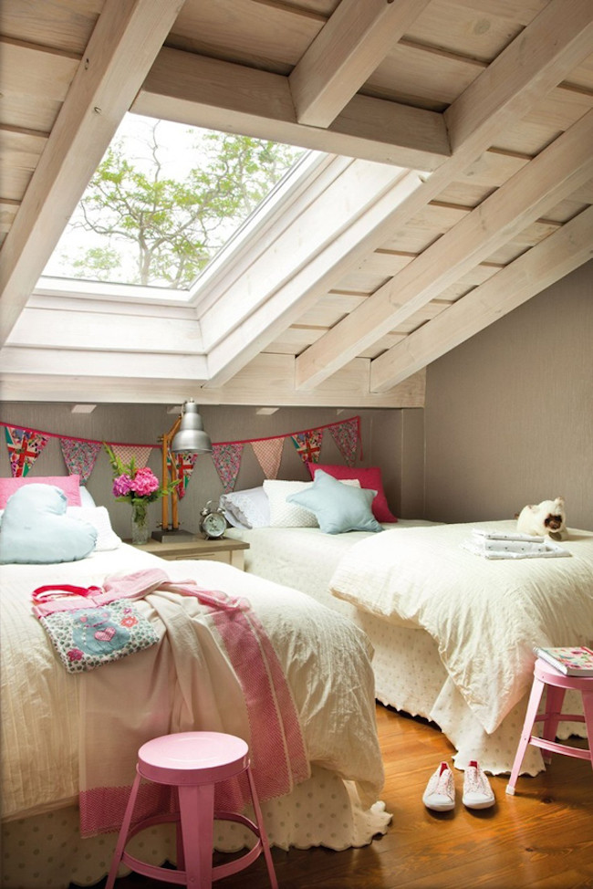 Small Attic Bedroom
 39 Dreamy Attic Bedroom Design Ideas