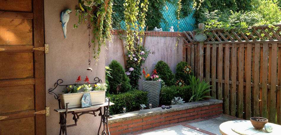 Small Backyard Decorating Ideas
 Big Ideas for Decorating Small Outdoor Spaces Bombay