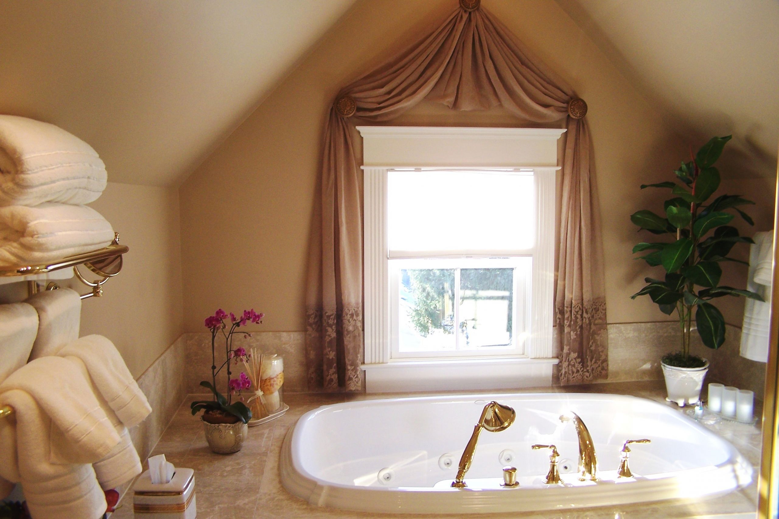 Small Bathroom Window Curtains
 Window Treatments for Small Windows Decorating Ideas