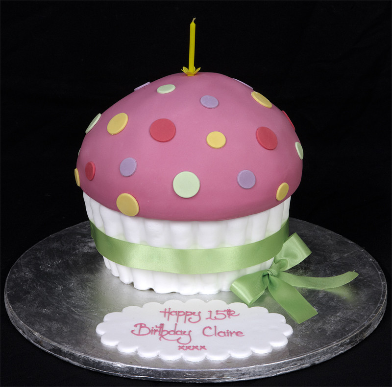 Small Birthday Cakes
 Small Birthday Cake Easy Making Beautiful Presenting