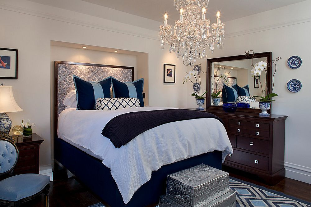 Small Chandelier For Bedroom
 20 Bedroom Chandelier Ideas that Sparkle and Delight