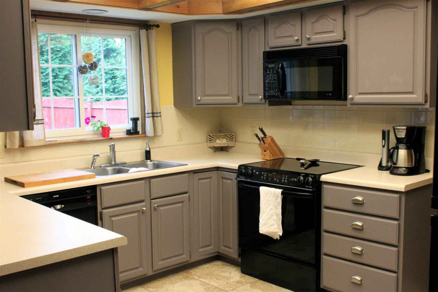 Small Kitchen Cabinet Design
 17 Superb Gray Kitchen Cabinet Designs