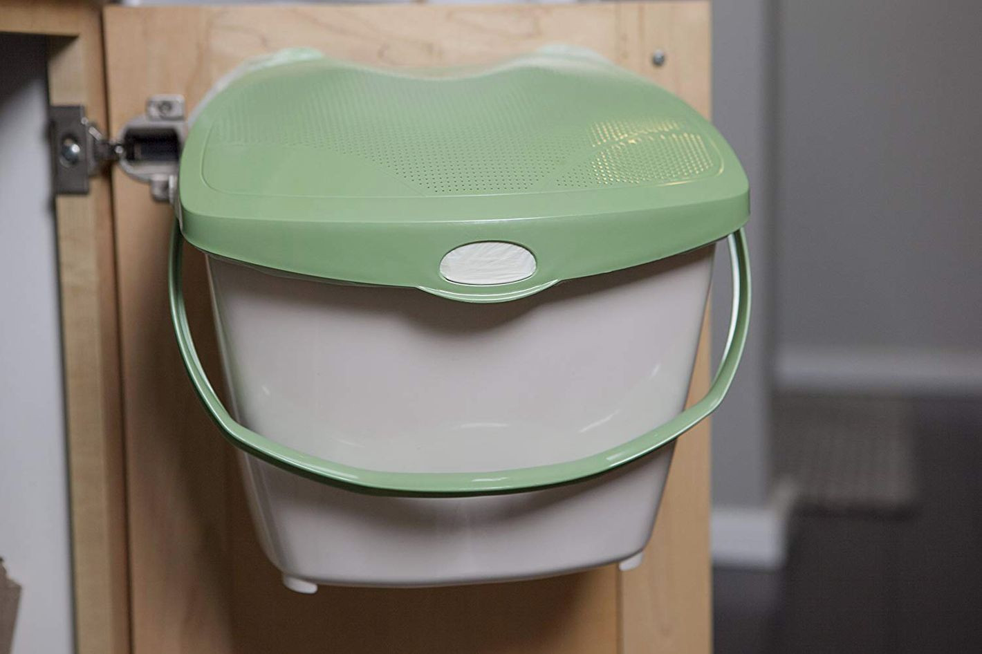 Small Kitchen Compost Bin
 13 Stylish post Bins for Your Small Kitchen 2018