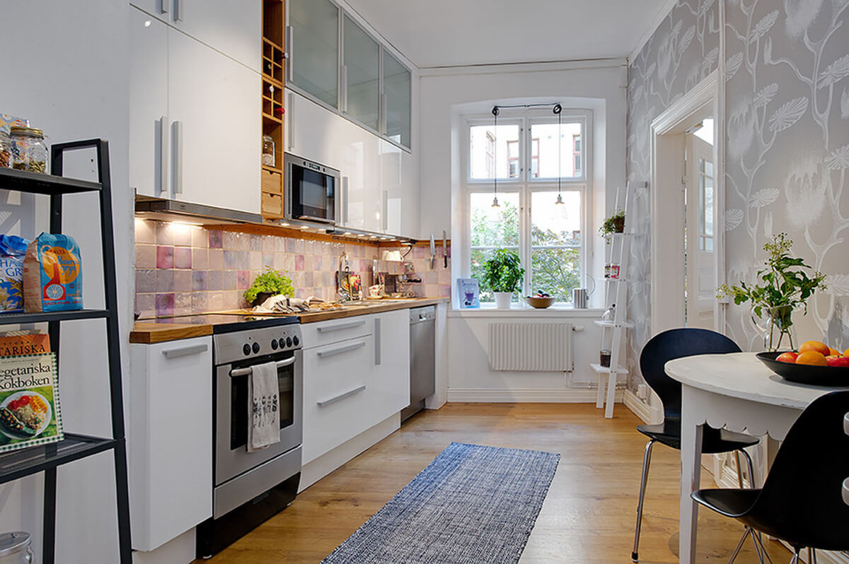 Small Kitchen Ideas Apartment
 5 Steps Decorating the Apartment Kitchen at a Small Cost